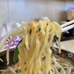 めんくい亭 - ツルモチ麺の箸上げ〜w