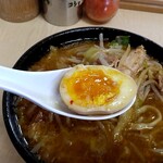 ラーメン二郎 - 味玉