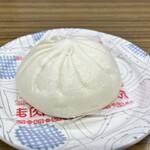 LAWSON - 料理写真:ジューシー肉まん(税込み160円)
