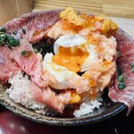 吉祥寺 肉ドレス海鮮丼 - 玉子ぱっかん！