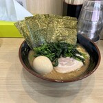 二代目 渡来武 - ほうれん草ラーメン並900円サービス卵