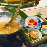 Sushi Kiichi - おどる活車海老と、旬の香箱蟹を鯛出しでしゃぶしゃぶしゃぶにして雲丹醤油で召し上げる贅沢しゃぶしゃぶ、