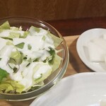 キッチン ブルー グローブ - サラダ、おしんこのアップ