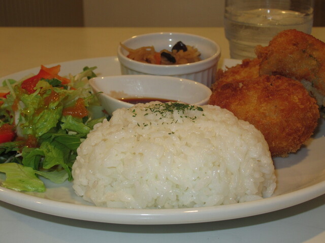 Bi. Spring Cafe photo 5