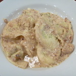 アンティコ ジェノベーゼ - 小松菜とリコッタチーズのパンソッティ いろいろなナッツのクリームソース