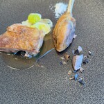 unito - 鴨のもも肉のコンフィ　ブラックレモンの香辛料