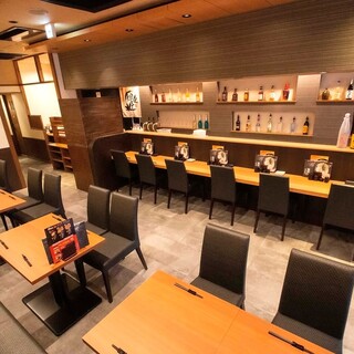 テーブルをつなげれば18名様まで
