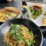 スラッシュカフェアンドバー川崎 - 