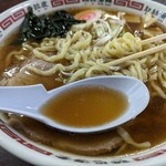 わたりや - スープはどうやって作ってるのかなぁ？鶏ガラ・豚ゲンコツ・香味野菜・昆布…？