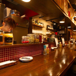 洋風レトロと木の温もりが魅力！お一人様もお気軽に◎