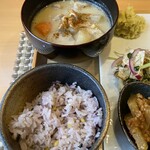 い組 - 白味噌仕立てのスープと雑穀米