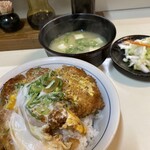 Tontsuu - 大将の人柄と比例してるのかな！？
      うまいかつ丼