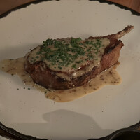 ザ タヴァン グリル＆ラウンジ - 