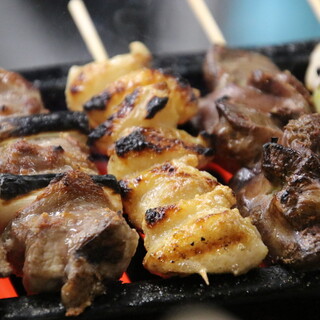 We use fresh chicken and pork caught in the morning! Enjoy all 21 types of Grilled skewer