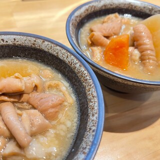我們提供西餐和日本料理以及使用當季食材的時令菜單。