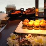 バイキングレストラン カーメル - ライブキッチン　ハワイアンバーガー