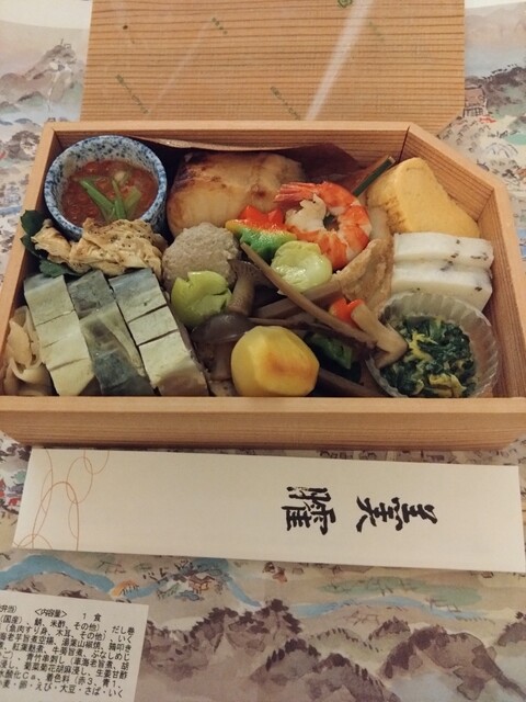 辻留「辻留 食の美 器の美」 辻留 - 三条京阪/日本料理 | 食べログ