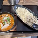 麺屋ぱんどら - 豚バラ辛味噌つけ麺全体図