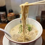 牛賀 - 牛骨ラーメン