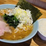 横浜家系ラーメン 龍 - 料理写真: