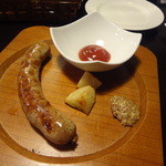 BUGreen - ② 爆汁！自家製生ソーセージ（680円）