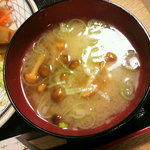 ごはん畑 - 味噌汁　なめこと豆腐