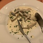 イタリア料理屋 タント ドマーニ - カジキマグロのしめじクリームソース