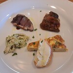 グラディート - カツオのタタキ　って、バルサミコで食べても美味しいんだぁ…。