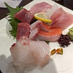 Aogashima ya - お刺身　2人前　1600円