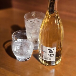 用“三得利原始”“Kaku High”幹杯原始燒酒“Hakusuke”也很受歡迎