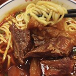 永康牛肉麺 - 「煮込牛筋と牛肉麺」Ｓ…NT＄300約1,380円