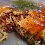 Okonomiyaki Koshida - 広島焼きの層です♪