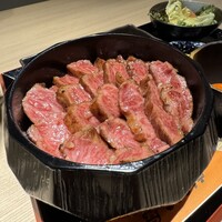 炭火和牛焼肉もうもう亭 広小路店 - もうもう牛まぶし
