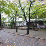 Gion_S - お店の前の白川沿いの通りです