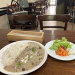 喫茶 ミトン - きのこたっぷり白いビーフストロガノフ