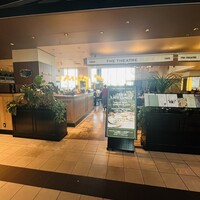 THE THEATRE TABLE - 外観