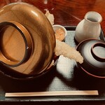 三日月庵 - 当然蓋は閉まりません