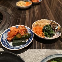 Let it Beef - ナムルとキムチ
