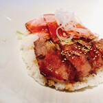 あったか・お箸ダイニング 熊谷 - ローストビーフ丼とステーキ丼のハーフ