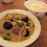 リトル　スパイス - 鶏肉と茄子のグリーンカレー￥８８０