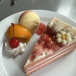 ギャラン - 苺ミルクティーケーキはセットで1300円