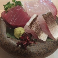 魚菜 由良 2号店 - マグロ、真鯛、ハマチ〜