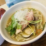 中華そば麦右衛門 - めちゃ美味い貝出汁エスニック麺！ホンビノスヌードル(°▽°)