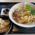 自家製うどん 天羽 - ちく天温玉ぶっかけ定食 ¥920(税込)
      