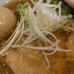 自家製麺 らーめん工房 縁 - 味玉煮干しらーめん（バラチャーシュー増し）