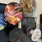 kitanokaisendomburiyawagamamadontomakomaishokudou - ミニ海鮮丼と貝焼き、カレーの、はっき三昧セット