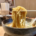 俺流塩らーめん - 「辛味噌ラーメン」の麺
            2023年11月23日