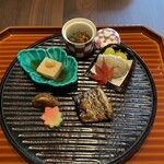 本城 - 【焼物】　鰆西京焼
      【八寸】　海老芋銀杏唐揚げ　胡麻豆腐　椎茸いぶりがっこクリームチーズ　生麩