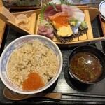 鮨・酒・肴 杉玉 - ランチ：舟盛り丼　990円税込