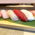 Kuzushi Sushi Kappou Kurage - 店員さんもネタの説明大変だわw